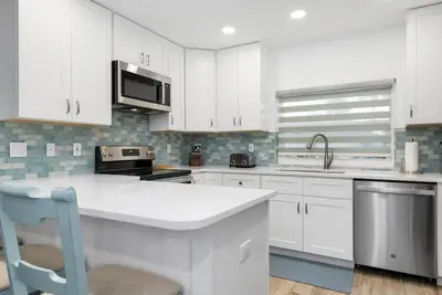 Image de Private 2 Br steps from beach on Casey Key