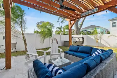 Image de New! Gorgeous and luxurious 4-bedrooms townhousewith with hot tub