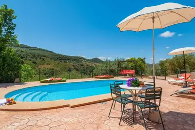 Image de Cortijo rural Majolero Castillo de Locubín by Ruralidays