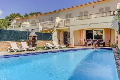 Image de Spacious 4 Bedroom Villa, A/C, Private Pool in Port de Pollenca just 300 meters from the Beach!