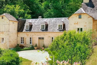 Image de Belle maison de 5 chambres Ă Sarrazac