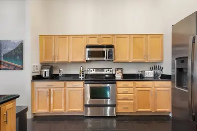 3br3ba Penthouse Jacuzzi City View Pool Garaged