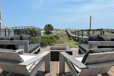 Image de *New* Fully Renovated, Luxury Oceanfront Cottage