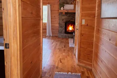 Image de Family friendly, Lonestar cabin, just minutes from the lake.