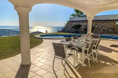 Image de Villaluxueuse avec vue sur la mer et Sierra Nevada
