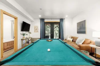 Image de The Lazy Pines Lodge w/ Pool Table & Bbq Grill