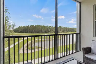 Image de Golfer's Haven: Luxurious Condo with Scenic Views