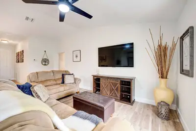Image de Golf & Pool Access: Pet-Friendly Sebring Home!