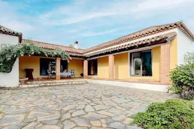 Image de Maison de vacances 'Finca Los Pájaros' avec terrasse privée, Wi-Fi et climatisation.