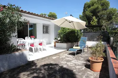 Image de Maison de vacances 'Andrea' avec vue sur les montagnes, terrasse privée et Wi-Fi.