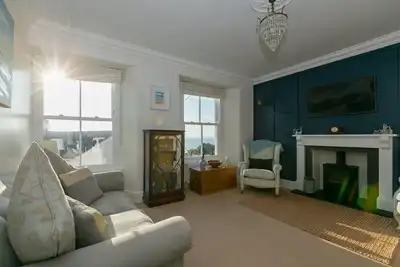 Image de An immaculate three-storey Victorian house in Marazion, with private terrace, Bbq, parking and amazi