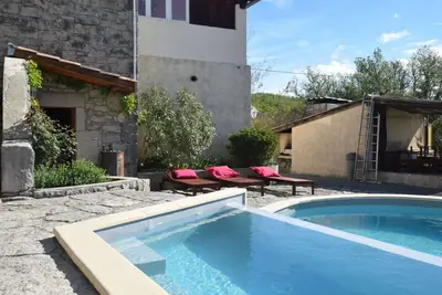 Image de Superbe appartement à Lanas avec jardin