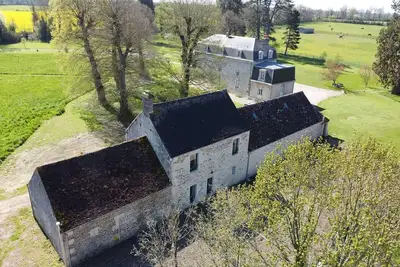 Image de Maison en pierres avec Grand Jardin, Wifi, tout inclus