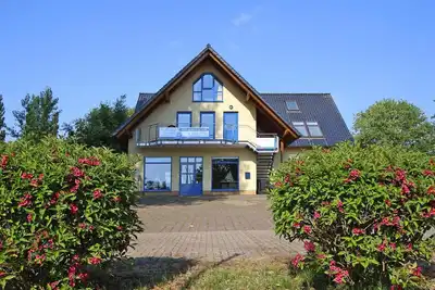 Image de Appartement au bord du lac MĂĽritz avec vue