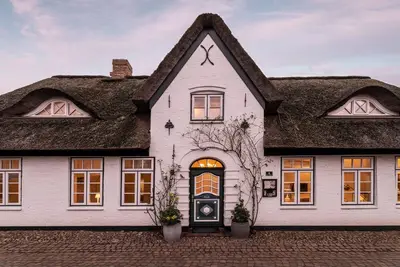 Image de Stylish Retreat in Thatched House – Captain’s Wing in the Heart of Nieblum