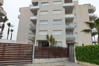Image de Appartement Terrasse avec Parking et Piscine à Roses, 1 Chambre + 1 Divan Lit
