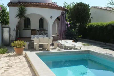 Image de Villa avec piscine privée et jardin pour 6/8 personnes à Castelló d'Empúries, Espagne