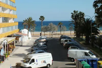 Image de Appartement cosy à 50m de la plage avec climatisation et Tv, 2/4 personnes