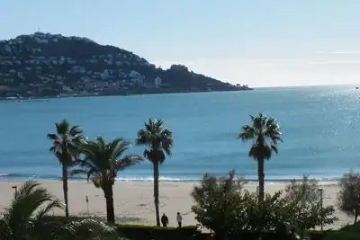Image de Appartement en bord de mer avec piscine, terrasse et Tv Tnt, idéal pour 4 personnes