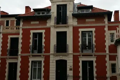 Image de Appartement dans maison de Maître en plein coeur de Biarritz