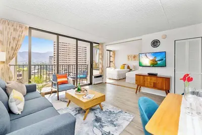 Image de Island condo w/ balcony & sauna access