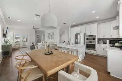 Image de Modern Luxury Beach Townhouse just Steps to beach.