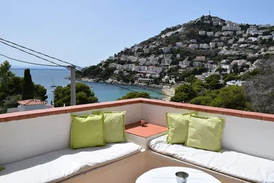 Image de Canyelles Petites - Rosas 3mn plage Vue mer Tout confort Garage Terrasse 40m2