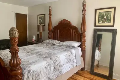 Image de Nice and comfortable 2 Bedrooms and 1 full bath apartment