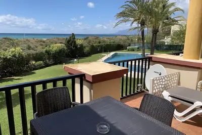 Image de Apartment 817 on the beachfront with sea views