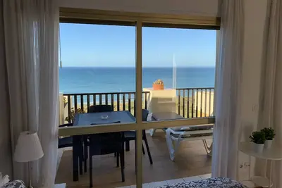 Image de Apartment 853 on the beachfront with sea views