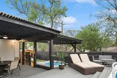 Image de Panoramic 4br/3b Home with Pool, Grill, Sauna & Game Room