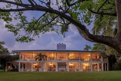 Image de Private Oceanfront Luxury Retreat.