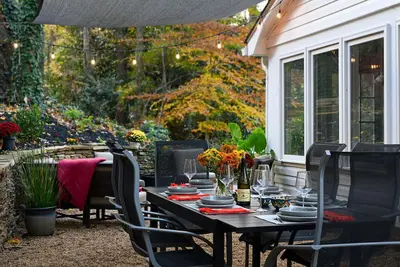 Image de Serene 5Bd/4Ba - sleeps 12+ - 5 min to Wake Forest Univ