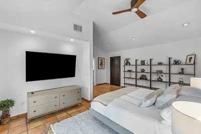 Image de Abstract Pool Villa in Historic Home | Pool