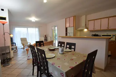 Image de Maison de vacances moderne avec piscine