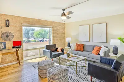 Image de Relax Poolside! Walkable Old Town Scottsdale Oasis