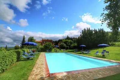 Image de Ferme de luxe avec piscine
