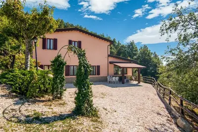 Image de Ferme Ă Apecchio avec plage en bord de mer