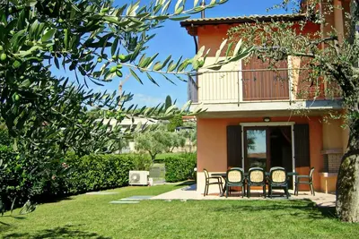 Image de Maison Bardolino avec Piscine près du Lac