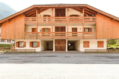 Image de Chalet spacieux avec jardin près des pistes dans le Tyrol