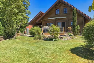 Image de Maison de vacances en bois avec sauna