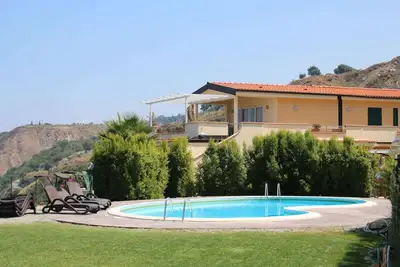 Image de Appartement confortable Ă Parghelia avec terrasse