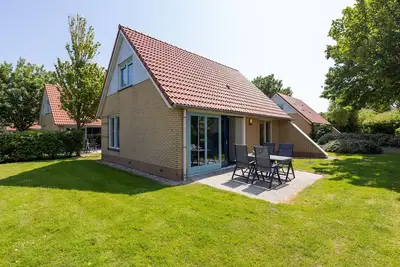 Image de Villa avec jardin, 19 km. De Hoorn
