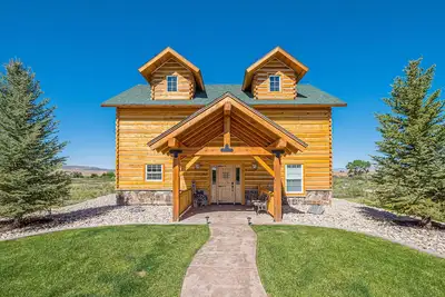 Image de Rustic Retreat: Log Cabin w\/ Fire Pit & Pool Table!