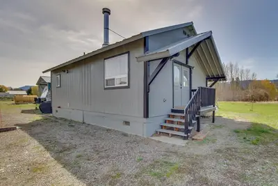 Image de Cozy Cle Elum Cabin w/ 3 Acres & Stocked Pond