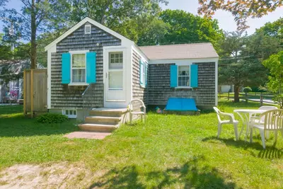 Image de Walk to East Sandwich Beach from this cute cottage on the corner of Ploughed Neck Road