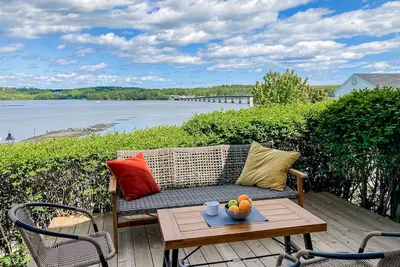 Image de Sweeping Sheepscot River views in newly renovated 200 year old Wiscasset home