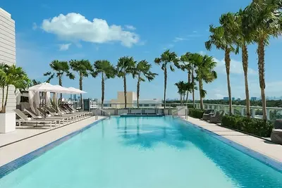 Image de 2 Stylish Units in Bay Harbor! Short Drive to Miami Beach and Surfside Beach!