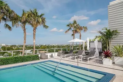 Image de Four Spacious Rooms! Rooftop Pool, Pet-friendly, Close to Bal Harbour Beach!