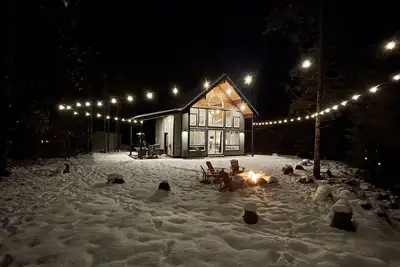 Image de Butter Creek Chalet, river front Cabin